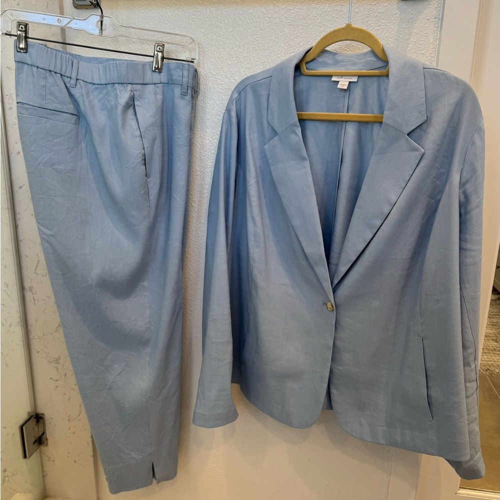 Linen suit